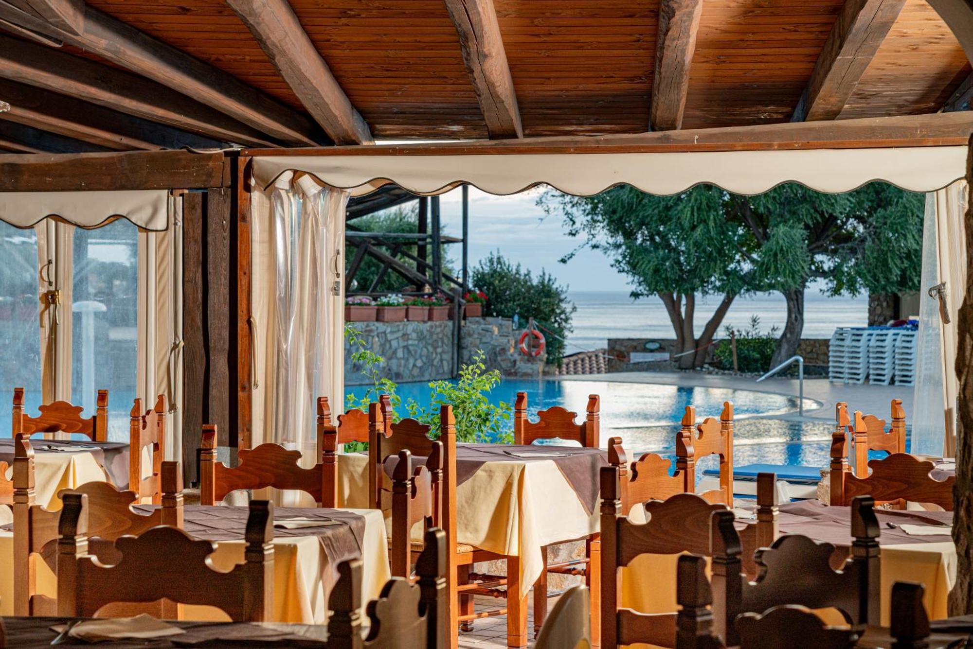 Club Esse Cala Gonone Ξενοδοχείο Εξωτερικό φωτογραφία