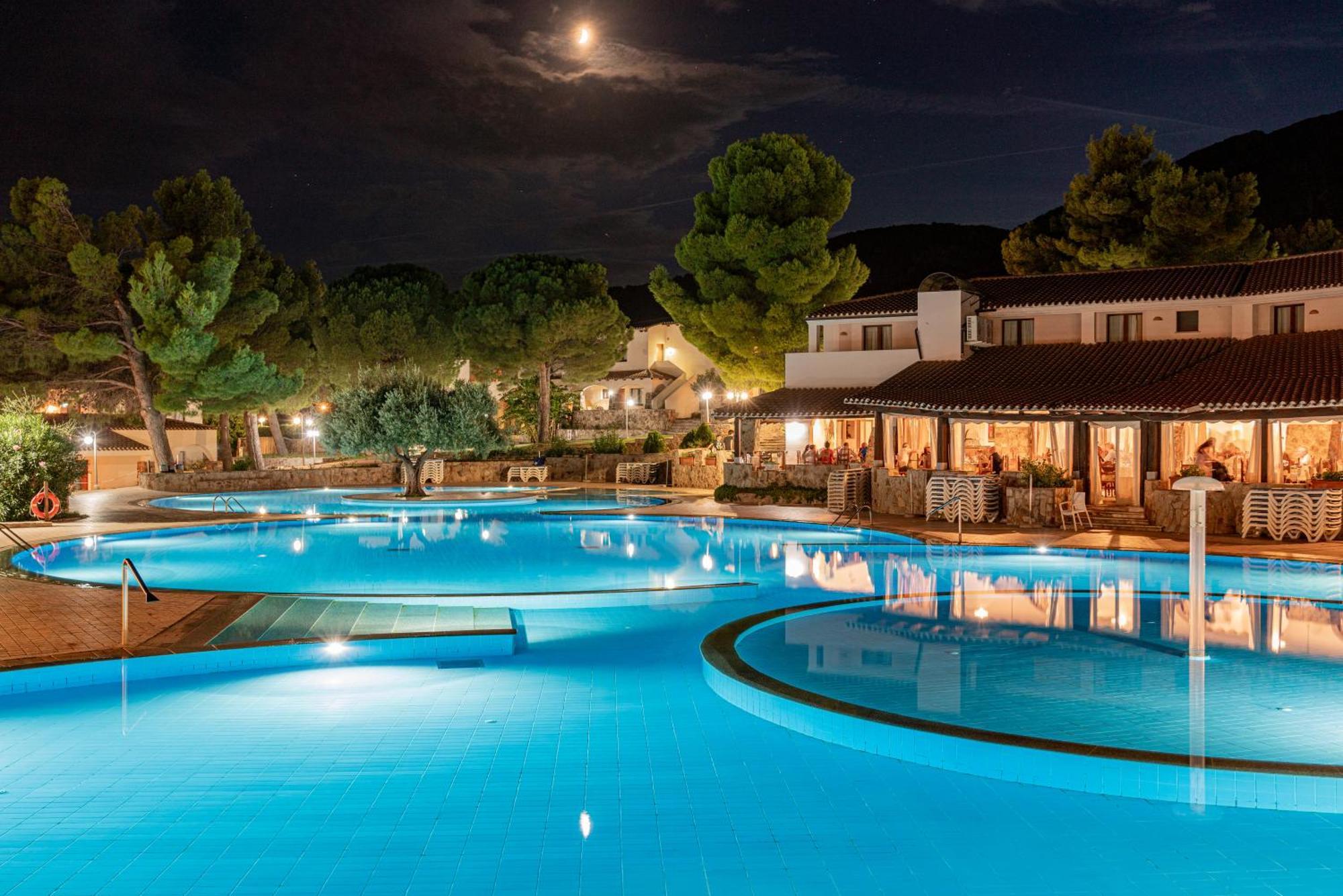 Club Esse Cala Gonone Ξενοδοχείο Εξωτερικό φωτογραφία