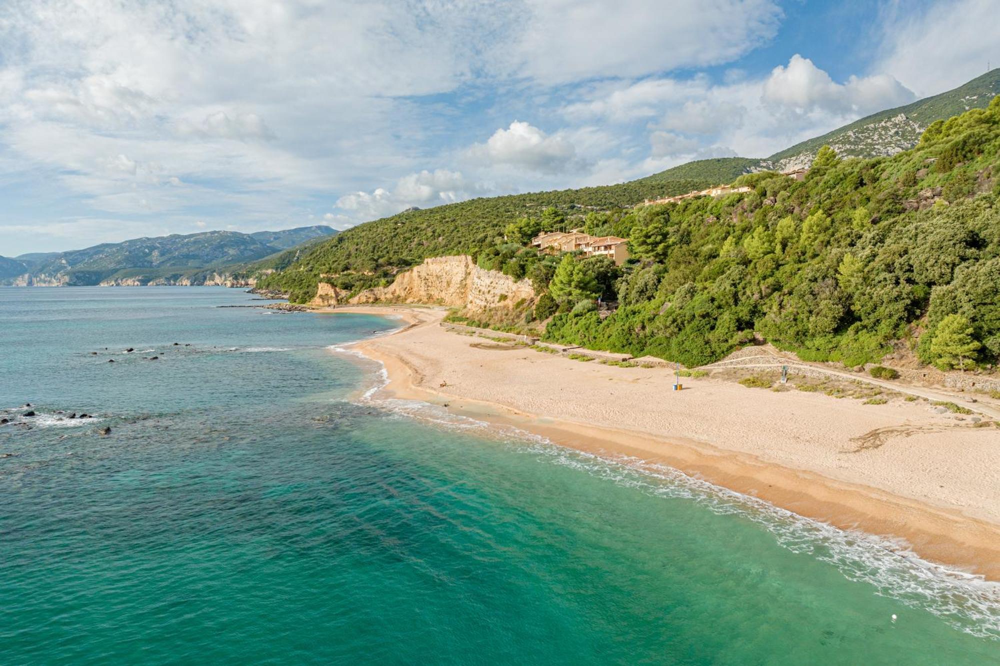 Club Esse Cala Gonone Ξενοδοχείο Εξωτερικό φωτογραφία